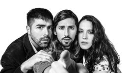 tick tick boom: un reloj imparable que invita al publico a reflexionar en la era de la inmediatez