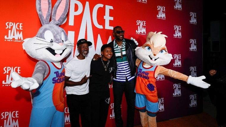 Space Jam 2 tuvo su estreno este jueves y las redes se llenaron de memes