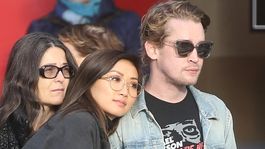 Macaulay Culkin está en pareja con la actriz Brenda Song desde 2017