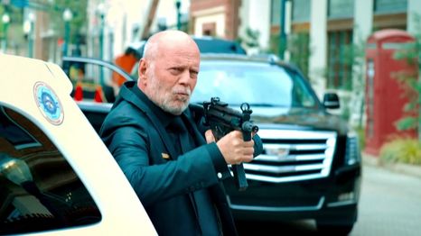 Bruce Willis desplegando toda la acción
