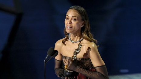 Zoe Saldaña ganó la estatuilla a Mejor Actriz de Reparto en los Premios Oscar 2025.
