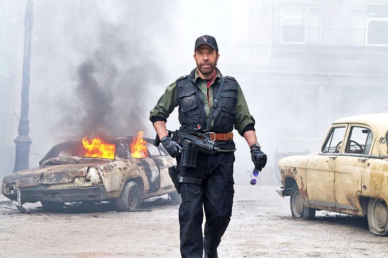 Chuck Norris como Booker en The Expendables 2