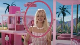 Barbie y el característico color rosa de la película