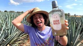 Luisito Comunica presentó su propio tequila.