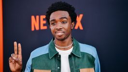 Caleb McLaughlin interpreta a Lucas en la ficción