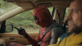 Que Ver | Uno de los errores se produce cuando Deadpool y Wolverine están hablando en un Honda Odyssey