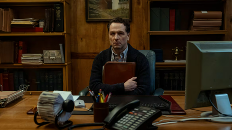 Matthew Rhys protagoniza la nueva miniserie de Apple TV.&nbsp;