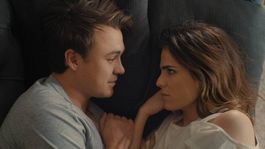 Todos queremos a alguien es una comedia romántica