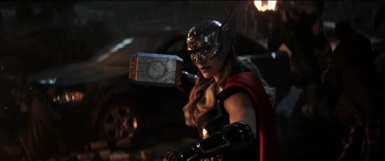 Jane y el reforjado Mjölnir