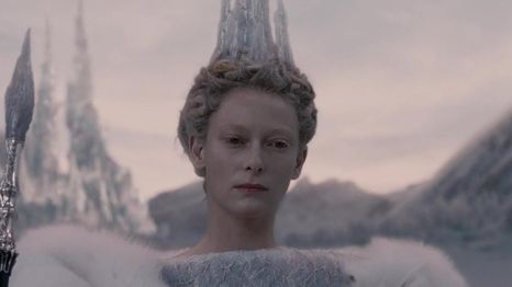 Tilda Swinton como la Bruja Blanca