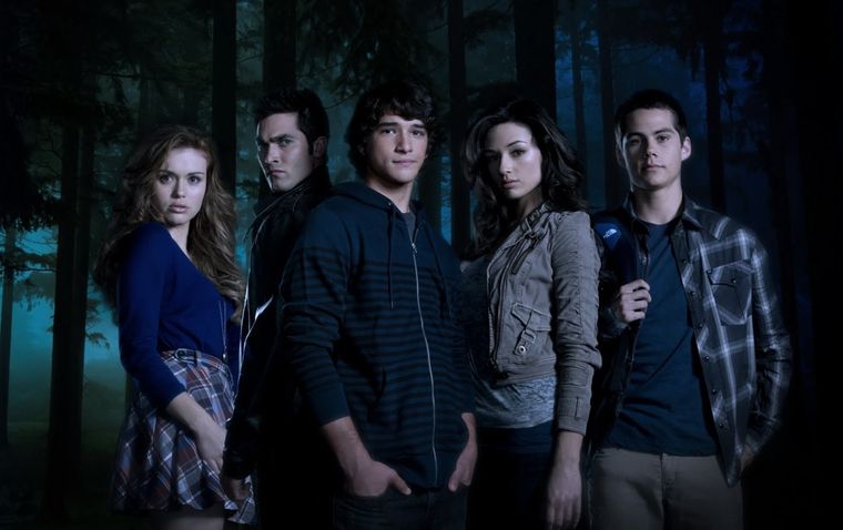 Holland Roden, Tyler Hoechlin, Tyler Posey, Crystal Reed y Dylan OBrien en Teen Wolf