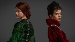 En la cinta, Mia Goth da vida a Claire, madre de Víctor Frankenstein, y a Elizabeth, su gran amor.