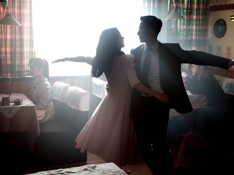 Este k-drama está basado en las memorias de un hombre que escapó de un campo de prisioneros políticos en Corea del Norte. Este k-drama está basado en las memorias de un hombre que escapó de un campo de prisioneros políticos en Corea del Norte.