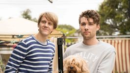 Que Ver | Foto: Please Like Me. Fuente: La Sexta