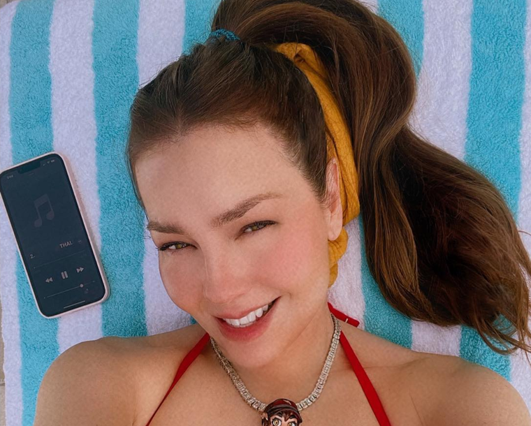 Thalía está casada con Tommy Mottola desde el año 2000.