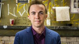 frankie muniz y otros 4 famosos que abandonaron la actuacion por otra profesion