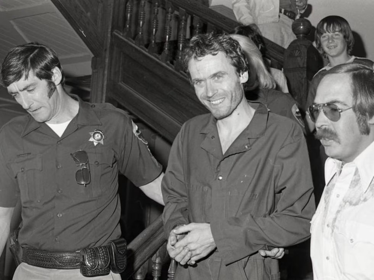 El asesino Ted Bundy fue arrestado por las autoridades en 1975. El asesino Ted Bundy fue arrestado por las autoridades en 1975. 