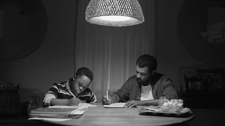 William Catlett y Jeremiah Alexander Daniels protagonizan la película El libro para colorear. William Catlett y Jeremiah Alexander Daniels protagonizan la película El libro para colorear.
