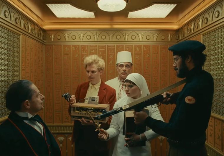 La película fue elogiada por su estética y actuaciones La película fue elogiada por su estética y actuaciones