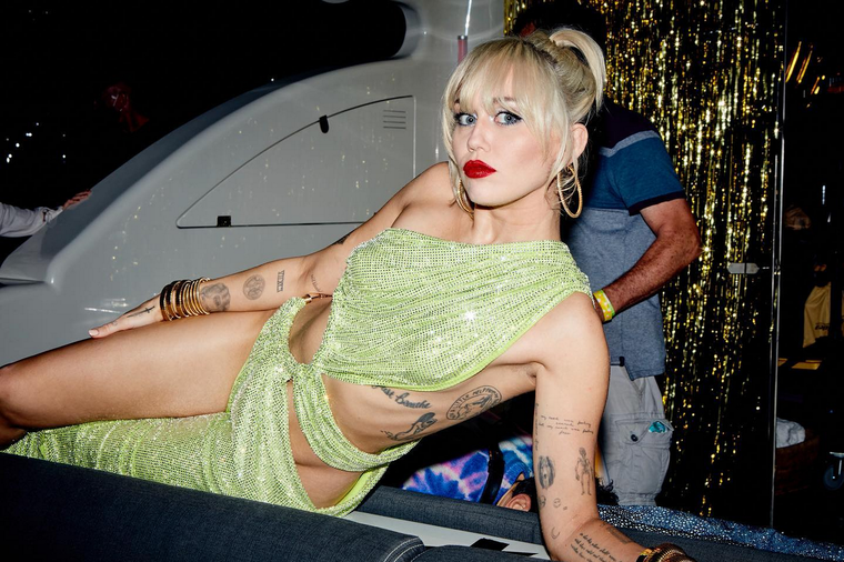 Miley Cyrus pasó de chica Disney a rockstar en poco tiempo