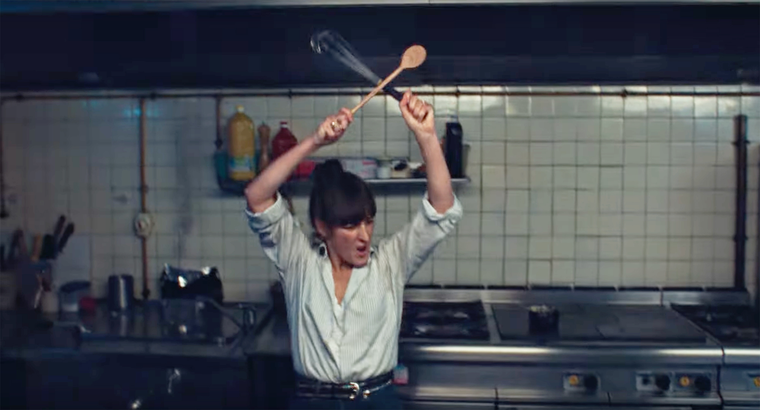 Protagonizada por la cantautora Juliette Armanet. Protagonizada por la cantautora Juliette Armanet.