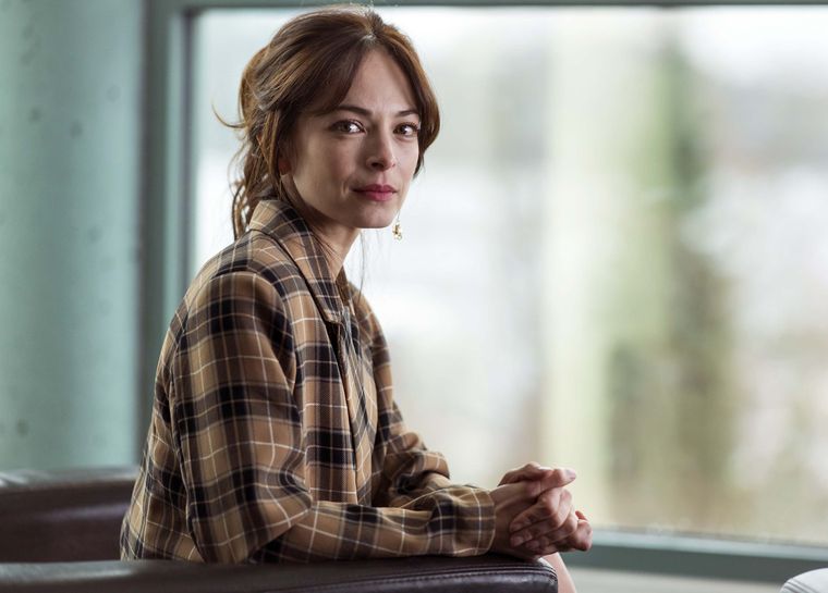Murder-in-a-small-town-Kirsten-Kreuk