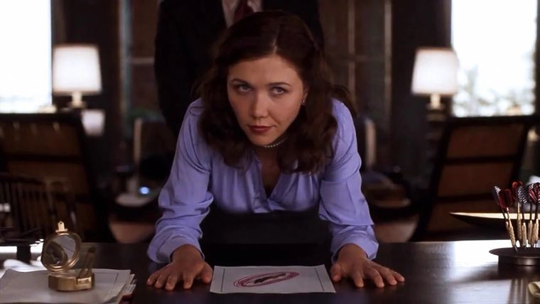 Maggie Gyllenhaal protagoniza La secretaria (2002).