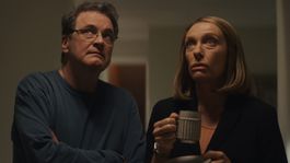La escalera, un thriller psicológico atrapante. La escalera, un thriller psicológico atrapante.
