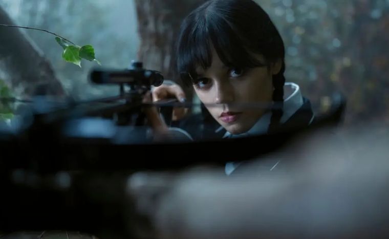 Jenna Ortega brilla nuevamente como Merlina Addams. Jenna Ortega brilla nuevamente como Merlina Addams.