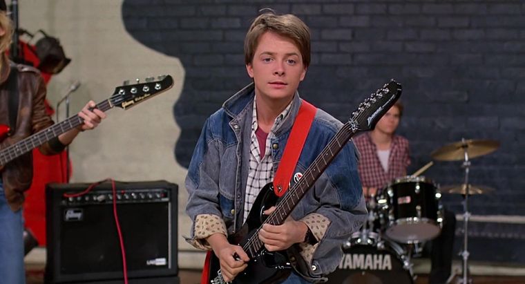 Michael J. Fox como Marty McFly