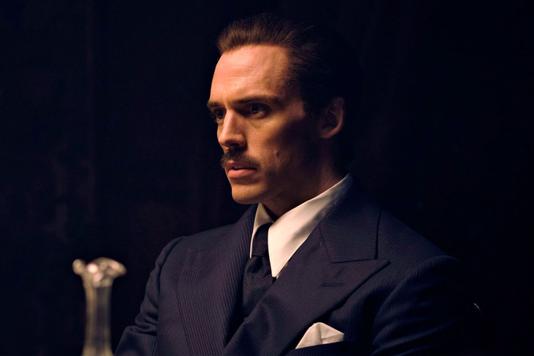 Oswald Mosley es el principal antagonista de las últimas temporadas de Peaky Blinders Oswald Mosley es el principal antagonista de las últimas temporadas de Peaky Blinders