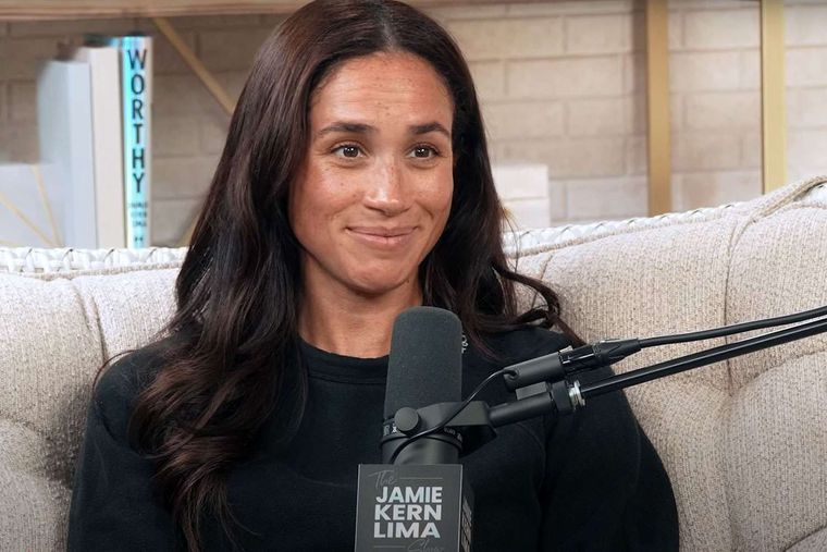 Invitada al popular&nbsp;Jamie Kern Lima Show Podcast, Meghan Markle recordó los duros momentos que atravesó junto al príncipe Harry.