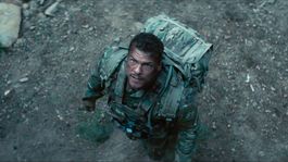 Alan Ritchson seguirá trabajando con Netflix. Alan Ritchson seguirá trabajando con Netflix.