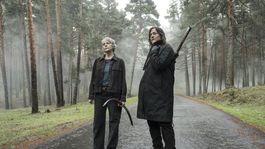 Daryl Dixon y Carol Peletier juntos en la tercera temporada de The Walking Dead: Daryl Dixon.