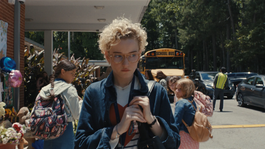 Julia Garner es la protagonista de Weapons.