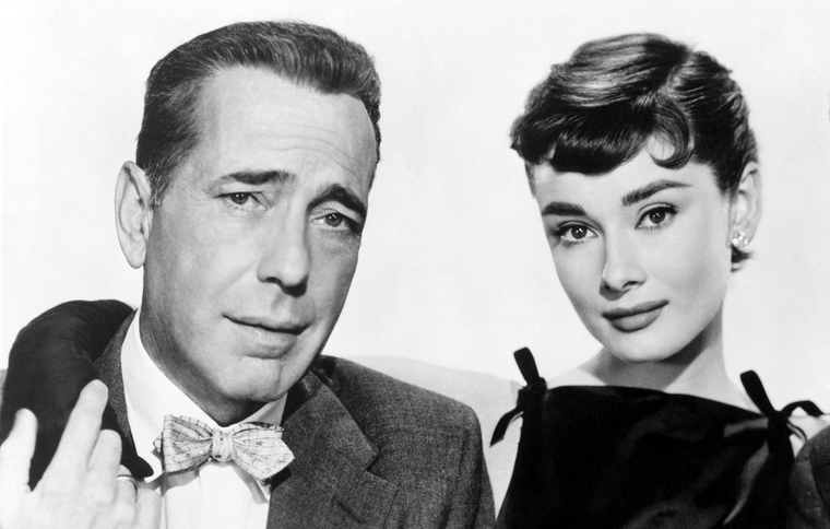 Humphrey Bogart y Audrey Hepburn dos de las más grandes estrellas de cine.