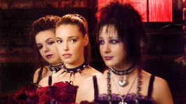 Esta comedia romántica está protagonizada por Katherine Heigl. Esta comedia romántica está protagonizada por Katherine Heigl.