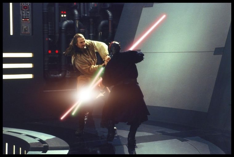 Ligthsabers encendidos, John Williams de fondo, que comience el duelo