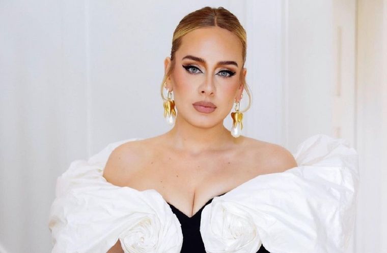 Adele es una de las artistas musicales con mayores ventas del mundo.