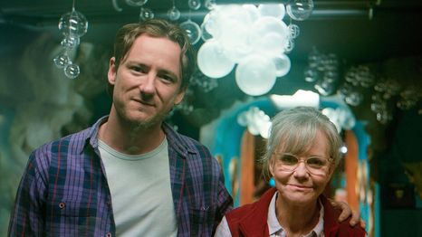 Criaturas luminosas triunfa en Netflix Criaturas luminosas triunfa en Netflix