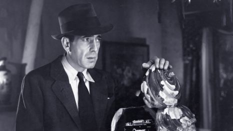 Humphrey Bogart es considerado por muchos como el mejor actor de la historia del cine Humphrey Bogart es considerado por muchos como el mejor actor de la historia del cine