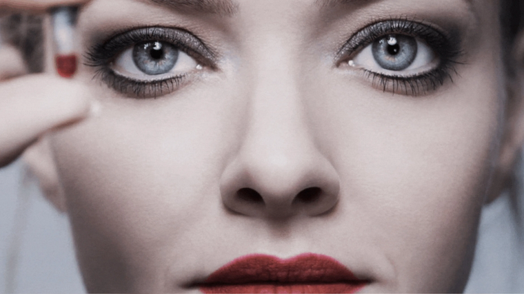 Amanda Seyfried interpreta a Elizabeth Holmes en la miniserie de Star+
