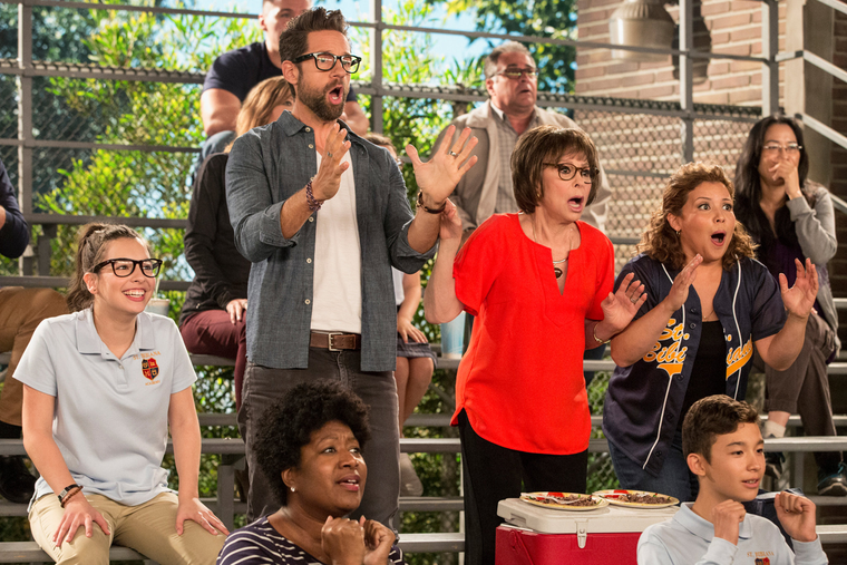 Rita Moreno y Justina Machado son el corazón de esta divertida comedia disponible en Netflix. Rita Moreno y Justina Machado son el corazón de esta divertida comedia disponible en Netflix. 