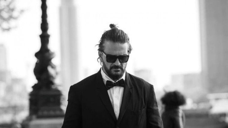 Ricardo Arjona ha vendido más de 20 millones de copias de discos a lo largo de su carrera.