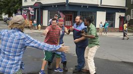 Netflix continuará la comedia de Adam Sandler y sus amigos. Netflix continuará la comedia de Adam Sandler y sus amigos.