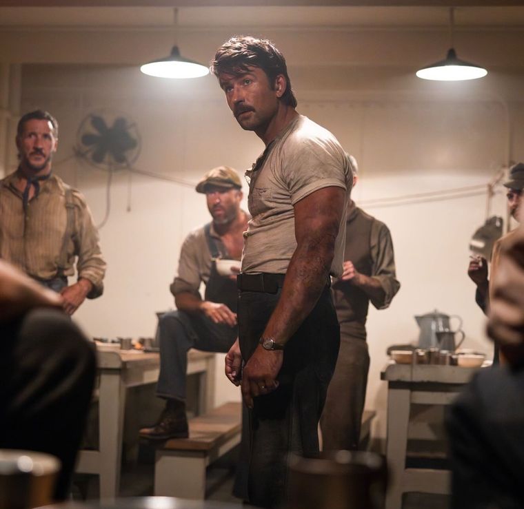 Brandon Sklenar liderará la nueva película de acción de Taylor Sheridan Brandon Sklenar liderará la nueva película de acción de Taylor Sheridan