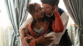 Simone Ashley y Jonathan Bailey como Kate y Anthony Bridgerton