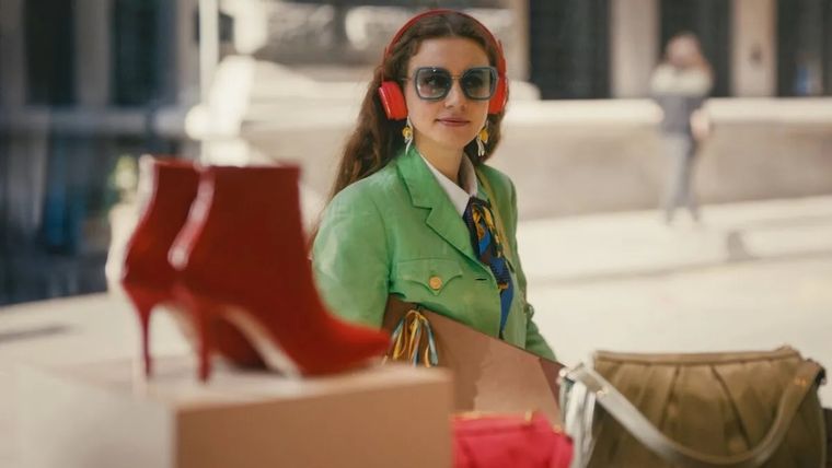 la actriz turca Ahsen Eroglu protagoniza Sé tú misma.