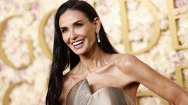 El momento triunfal de Demi Moore en los Globos de Oro