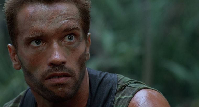 Arnold Schwarzenegger como el Mayor Alan Dutch Schaefer